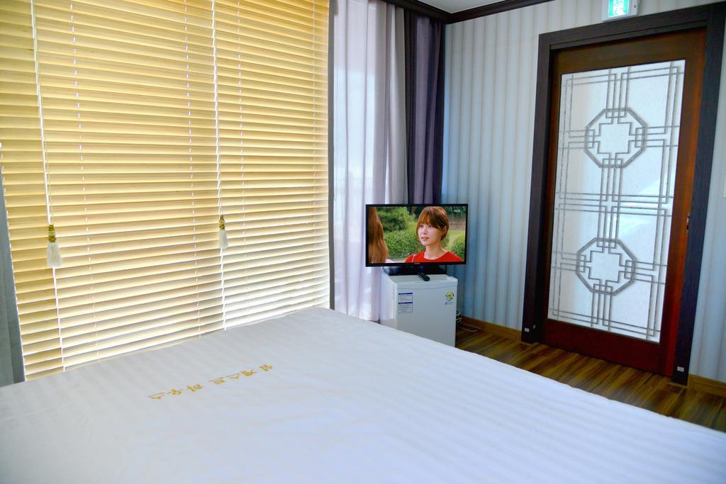 Seom Guesthouse Σεογκουίπο Εξωτερικό φωτογραφία